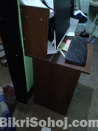 Reading table/laptop table